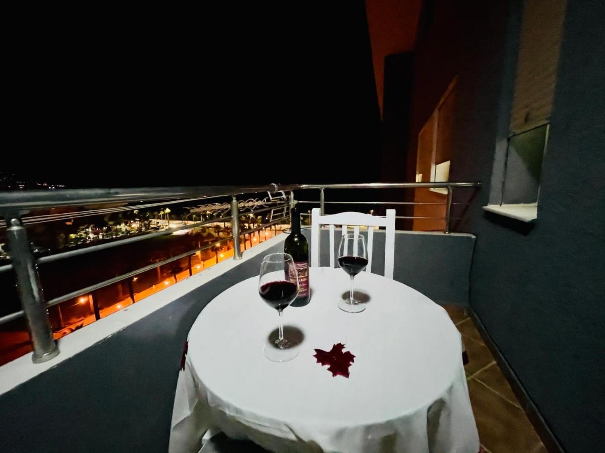 Jico Travel - Erjon Apartments Vlore Bagian luar foto
