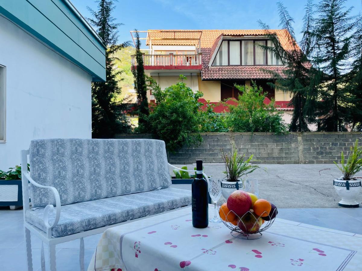 Jico Travel - Erjon Apartments Vlore Bagian luar foto