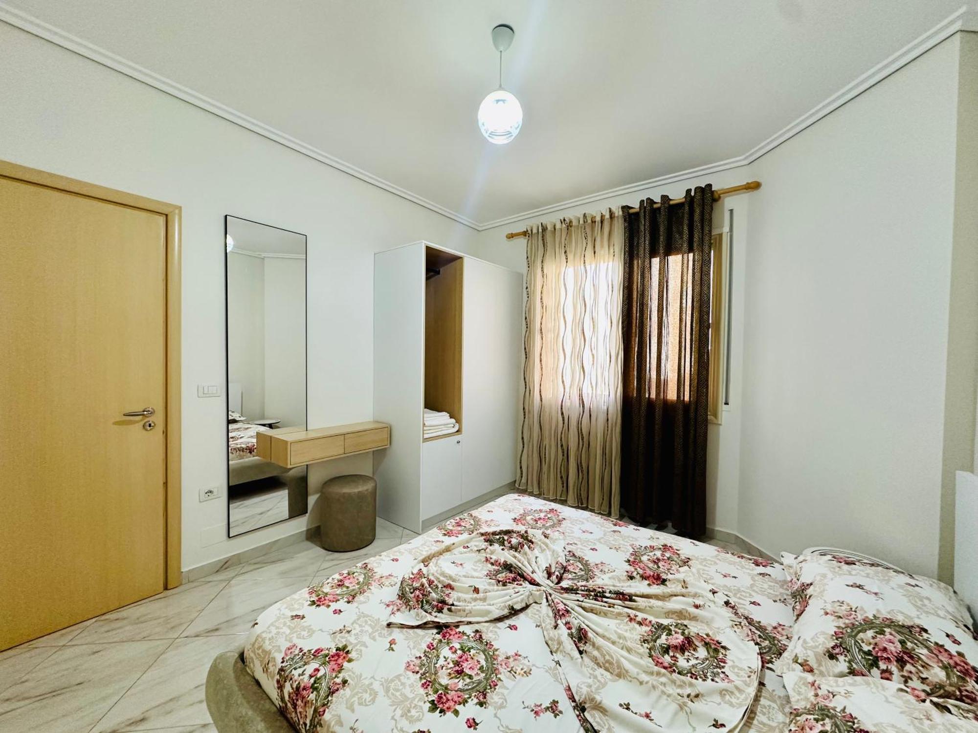 Jico Travel - Erjon Apartments Vlore Bagian luar foto