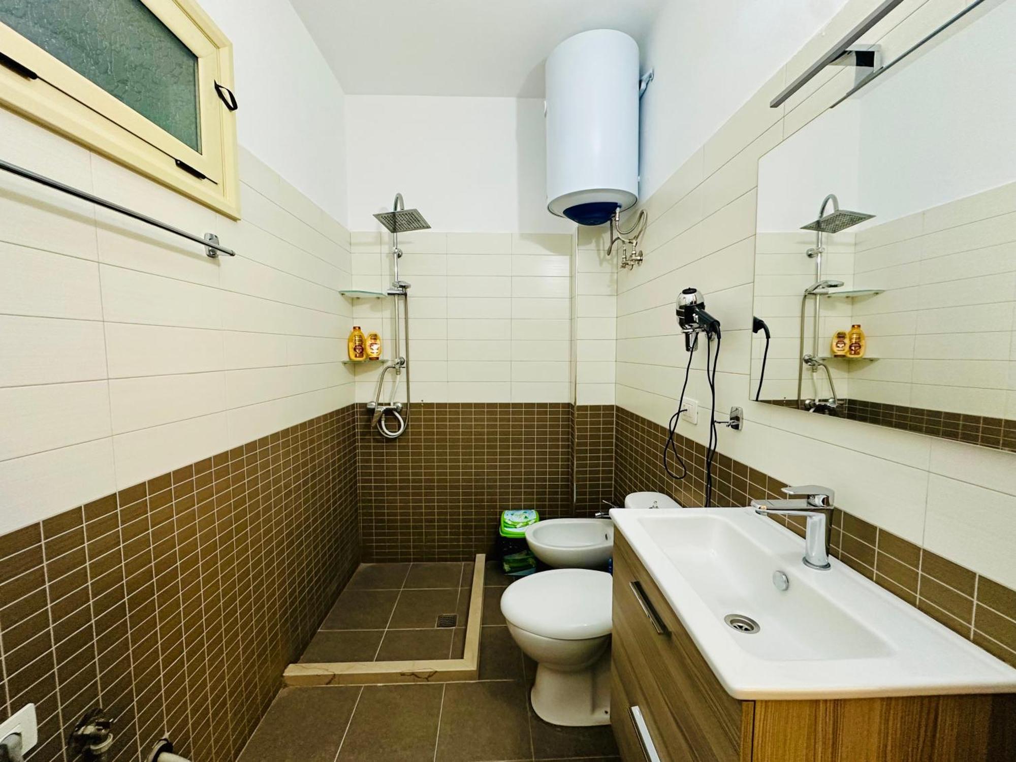 Jico Travel - Erjon Apartments Vlore Ruang foto